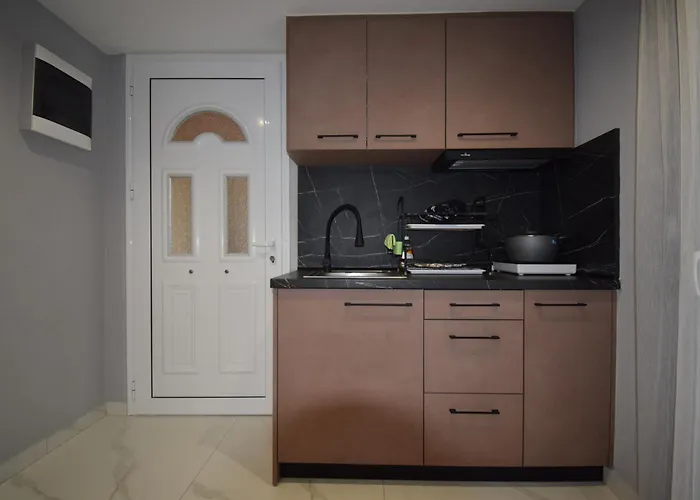 Апартаменты Nikiti Spathies - Double Bedroom Sofita Калогрия